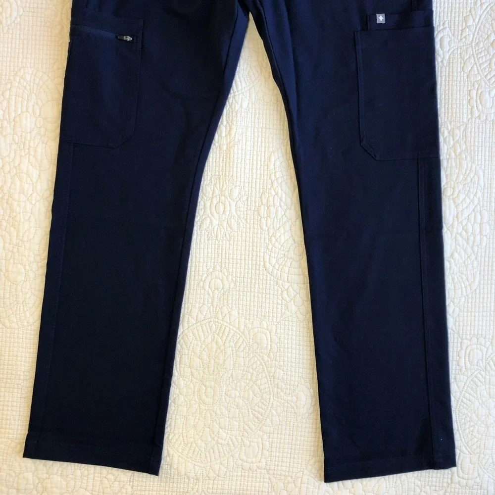 FIGS NWT Men's Navy Cairo Cargo Straight Leg Scrub Pants Size Medium